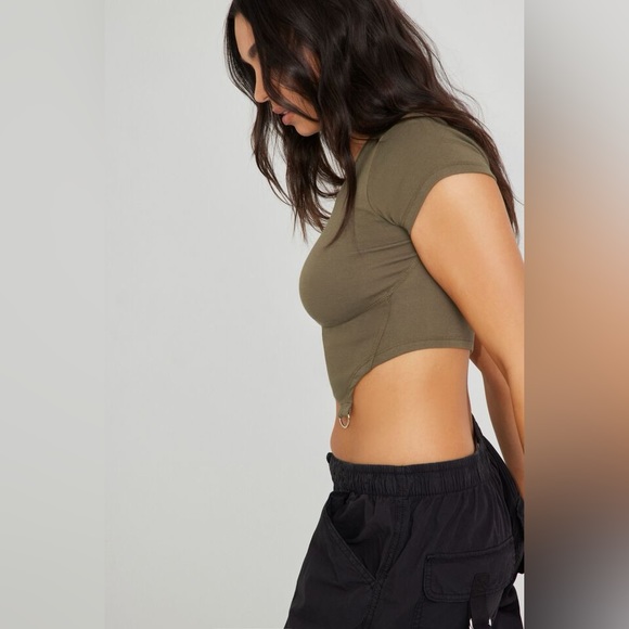 Garage Garter Stormi Tee ๐ - Picture 3 of 7